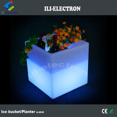 مربع PE البلاستيكية المضيئة LED دلو الثلج / LED وعاء الزهور / زرع الزهور