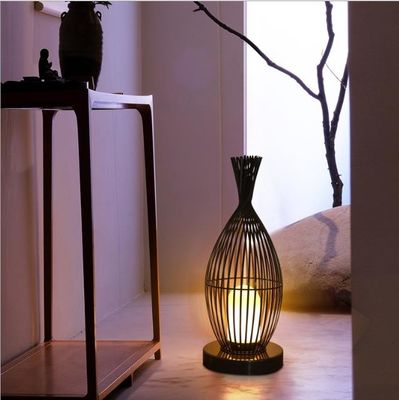 مصباح أرضي مقاوم للماء من الروتان لمشرفة الفيلا الخارجية