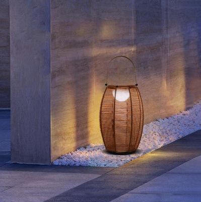 مصباح أرضي خارجي من الروتان يعمل بالطاقة الشمسية IP65 مقاوم للماء