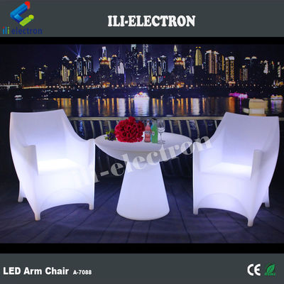 PE بلاستيك LED مضاءة الأثاث كرسي RGB مع بطارية الليثيوم قابلة لإعادة الشحن
