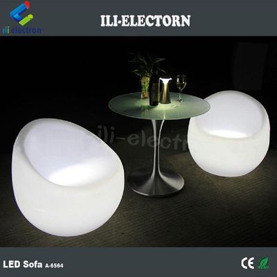 PE البلاستيك القابل لإعادة الشحن RGB مضيئة LED بار أريكة Infarad التحكم عن بعد