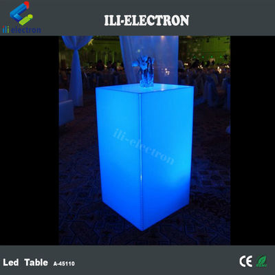 ضوء LED للخارج طاولة الكوكتيل المادة البلاستيكية PE الكوبية العالية مع التحكم عن بعد