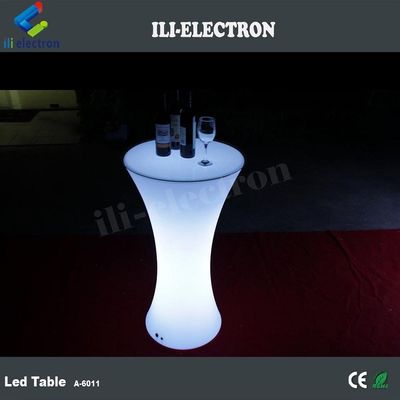 طاولات الكوكتيل المضاءة من البلاستيك التحكم عن بعد بالأشعة تحت الحمراء