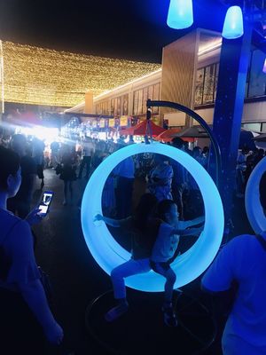 الترفيه في الهواء الطلق الملوّن المعلّق كرسياً مذبذبة إضاءة جهاز التحكم عن بُعد LED المضيء المذبذب