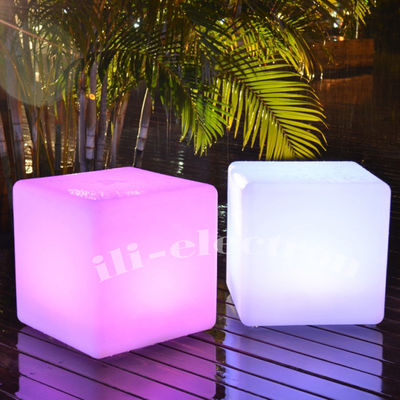 ضوء مكعب LED بلاستيكي مع التحكم عن بعد والضوء القابل للتعديل