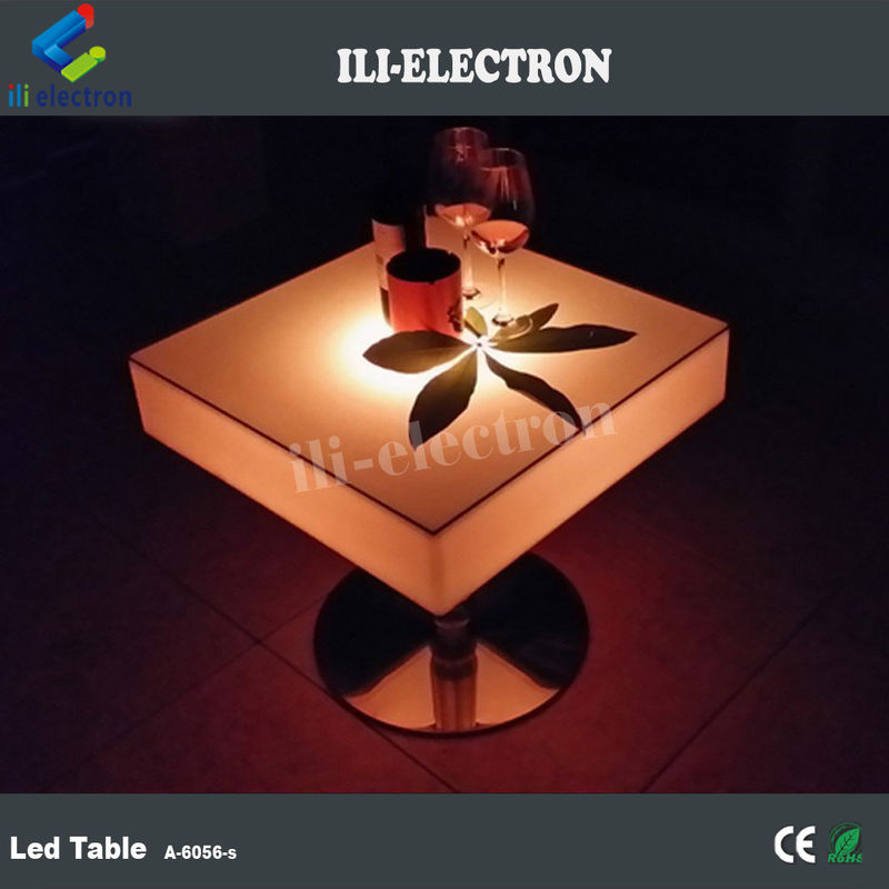 طاولة حديقة مدعومة نادي ليلي ملابس لون طاولة كوكتيل أثاث LED
